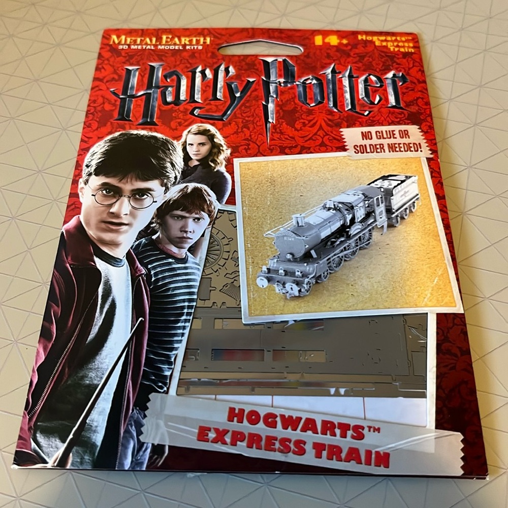Harry Potter Hogwarts Express Train 3D Metal Model Kit